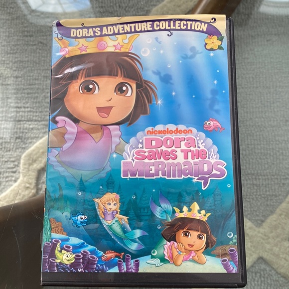 "Dora Saves the Mermaids" - Picture 1 of 2